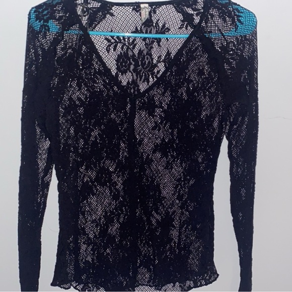 Lace shirt - Picture 2 of 4